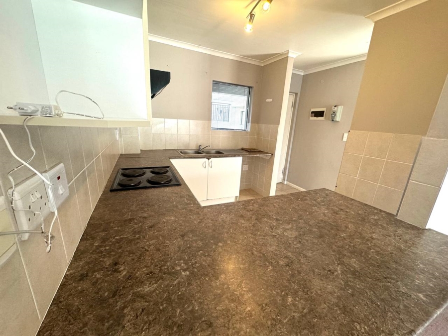 2 Bedroom Property for Sale in Silver Oaks Western Cape